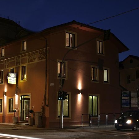 Hotel Fortyfive Кивассо Экстерьер фото