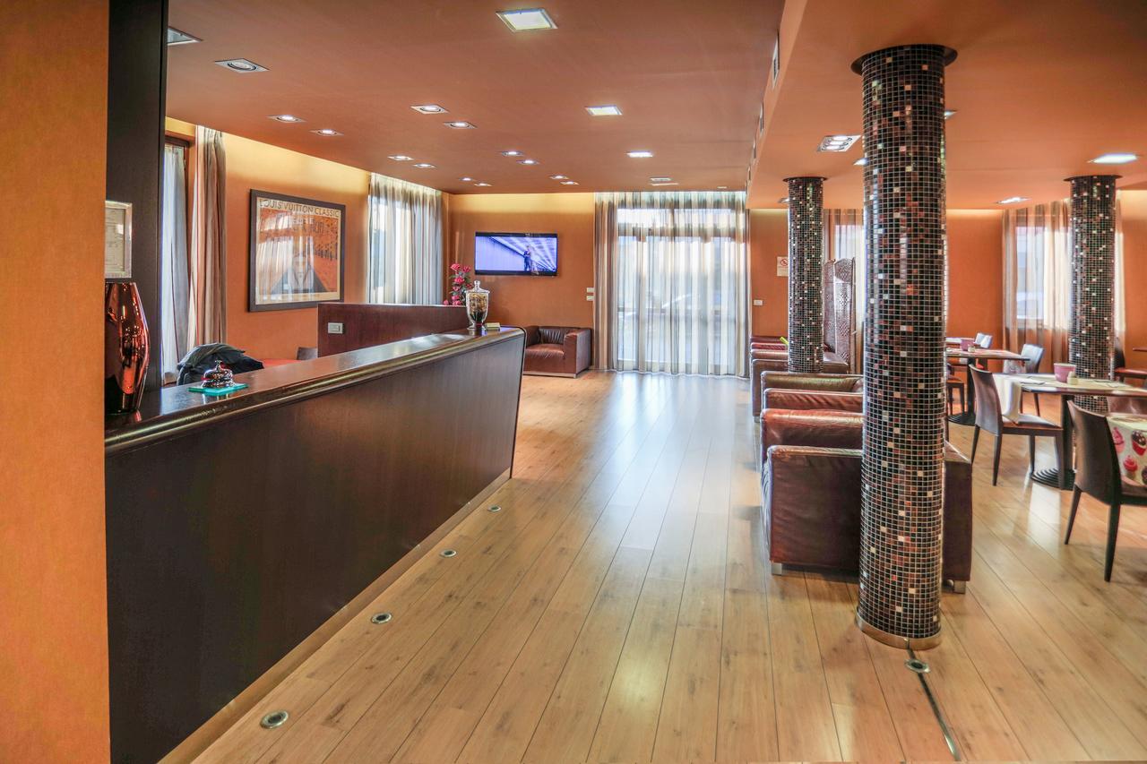 Hotel Fortyfive Кивассо Экстерьер фото