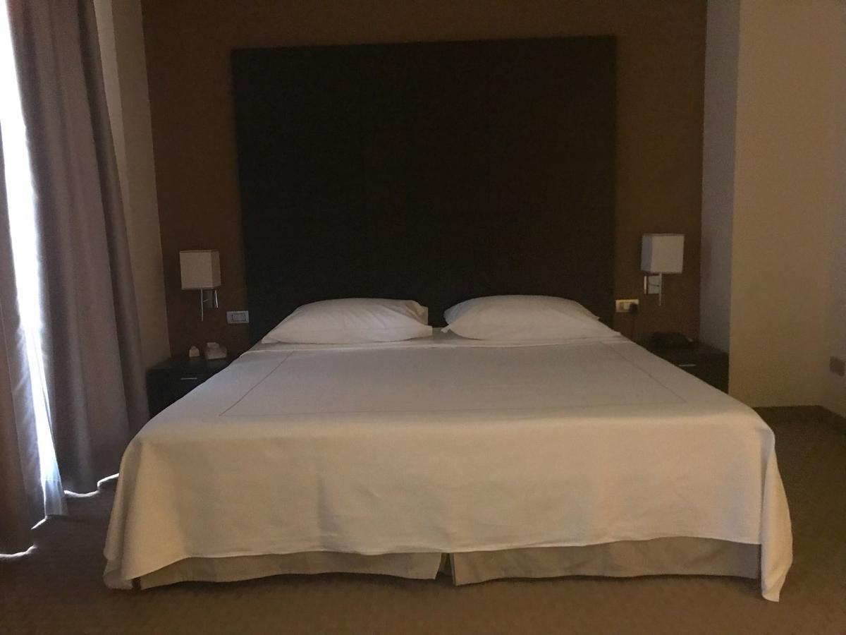 Hotel Fortyfive Кивассо Экстерьер фото