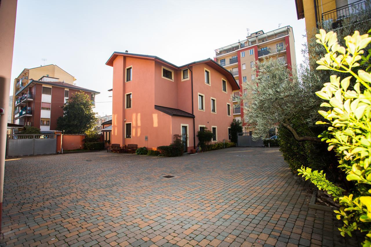 Hotel Fortyfive Кивассо Экстерьер фото